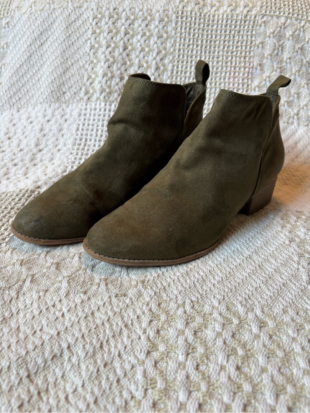 American Eagle Faux Suede Olive Green Ankle Booties Size 9 Womens